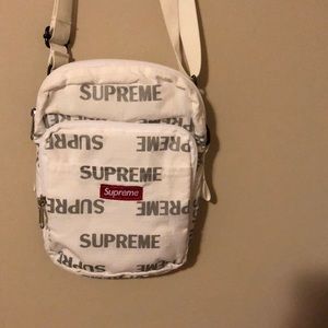 3M Supreme Shoulder Bag